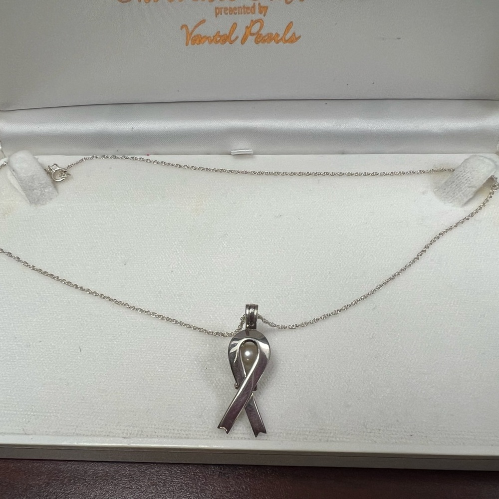 Vantel Pearls Silver Ribbon Cage Pearl Necklace